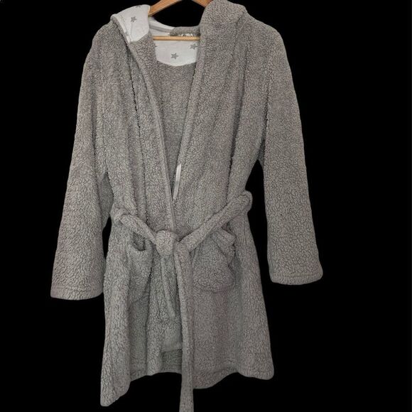 Fluffy Bear Robe - Picture 1 of 6